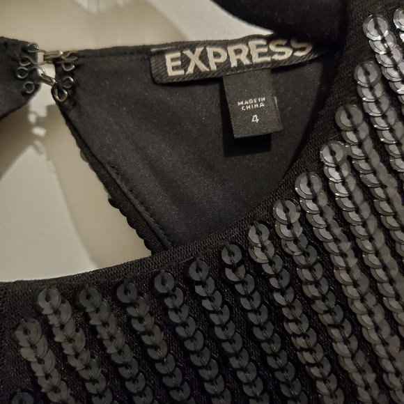 Dress - Picture 3 of 5